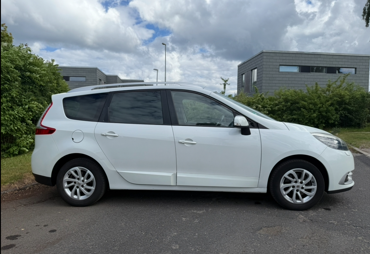 Renault Grand Scenic billede 2 hos AutoNord ApS i Egå ved Aarhus